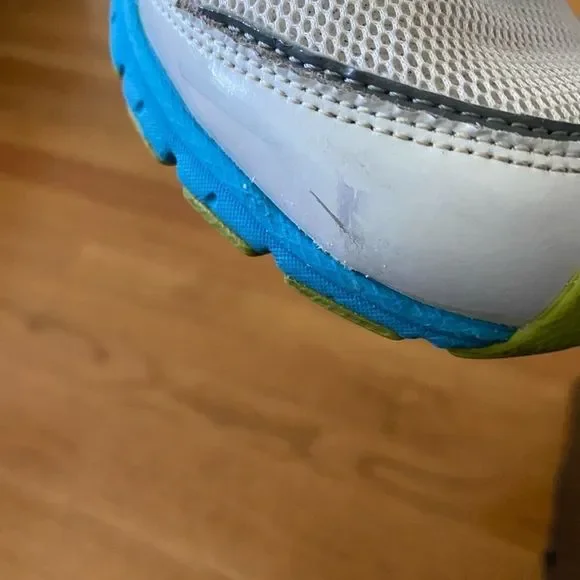 Reebok shoes, Size 4 (kids) 6(women) FAIR CONDITION - Picture 8 of 9